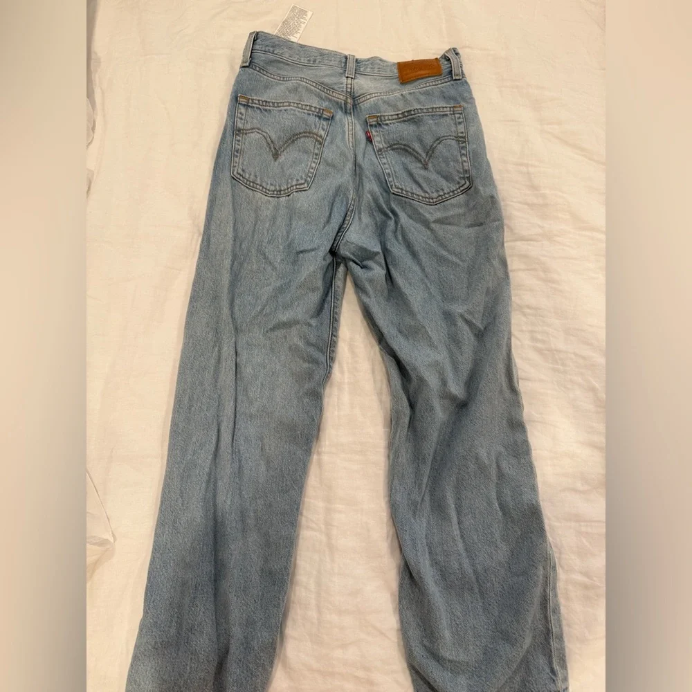 Levi’s Ribcage Straight Jeans - Picture 3 of 3